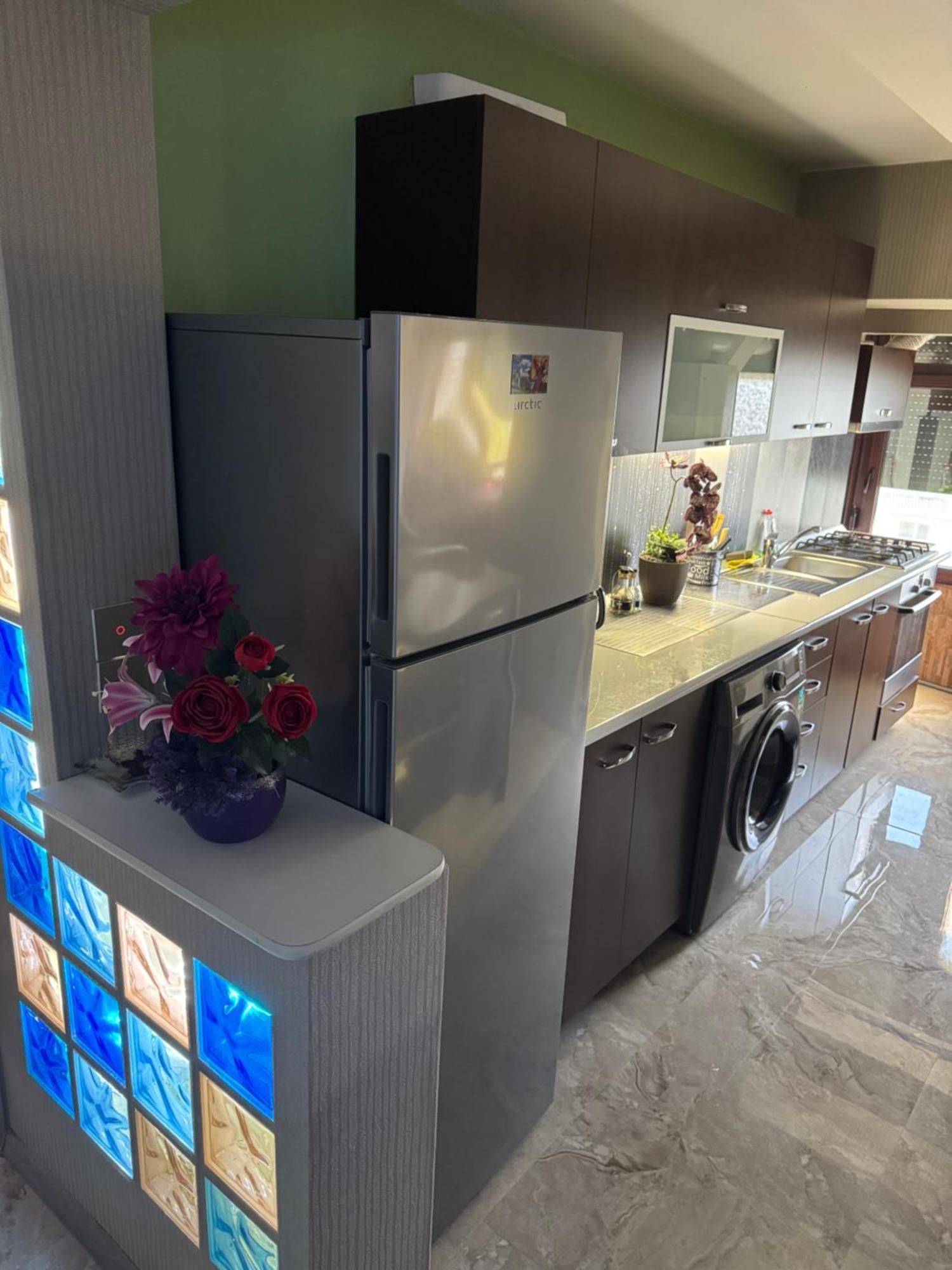 Appartamento Luxury Bucarest Esterno foto