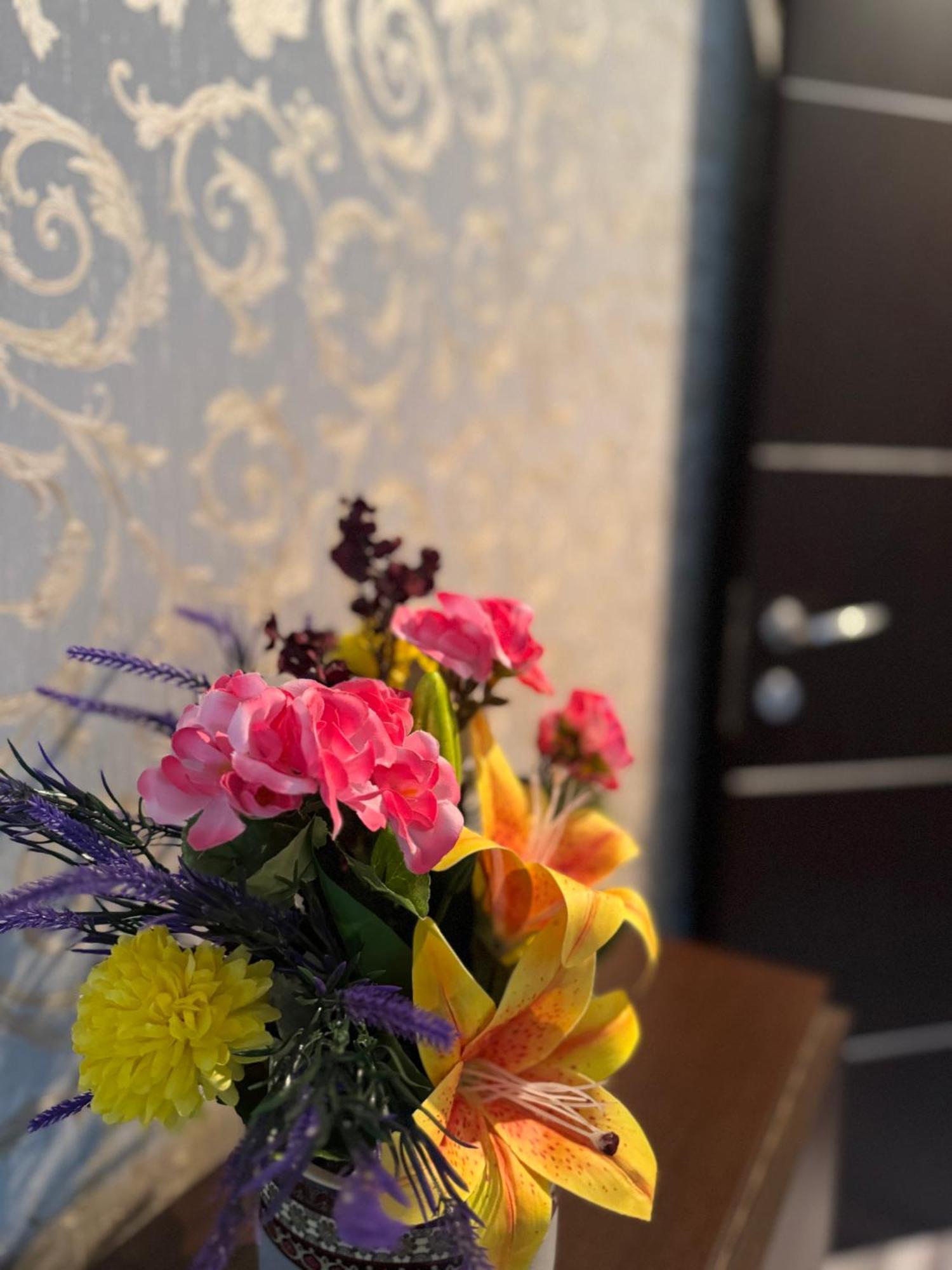 Appartamento Luxury Bucarest Esterno foto