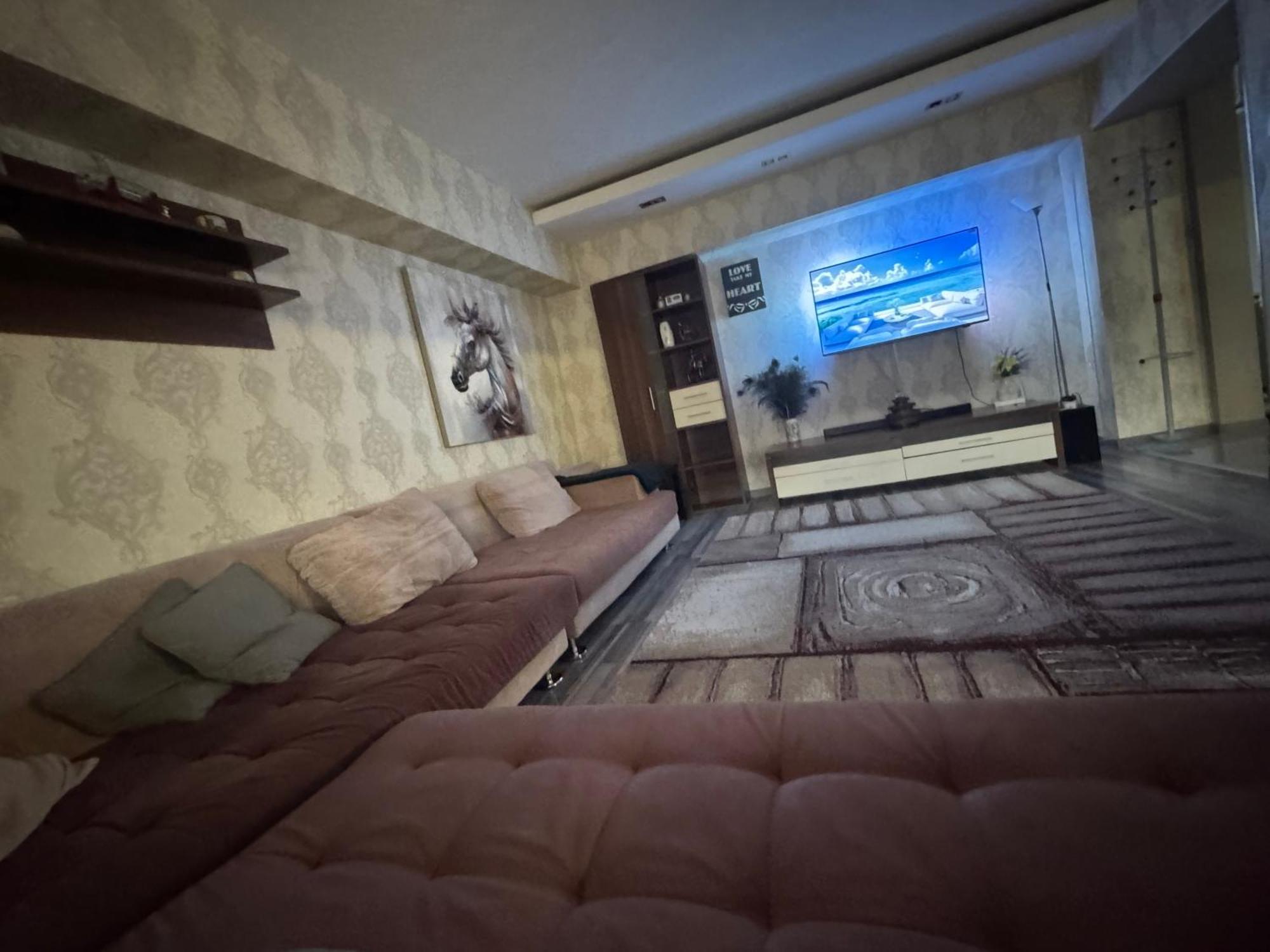 Appartamento Luxury Bucarest Esterno foto